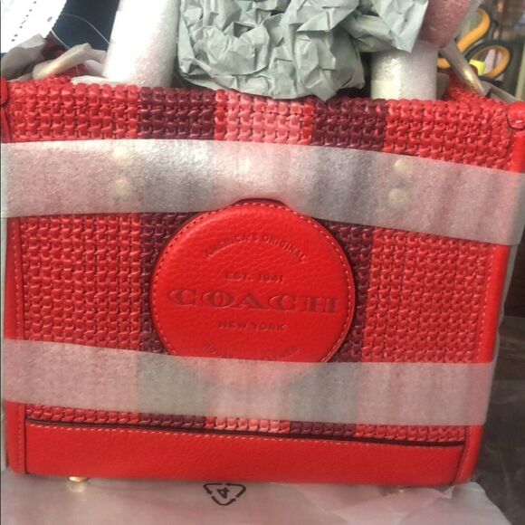 COACH DEMPSEY  With large COACH PATCH LOGO . Removable strap. DEAD STOCK - Picture 2 of 12